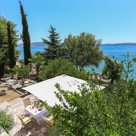 Secret Garden Barada Beach Apartment Trogir Exterior foto