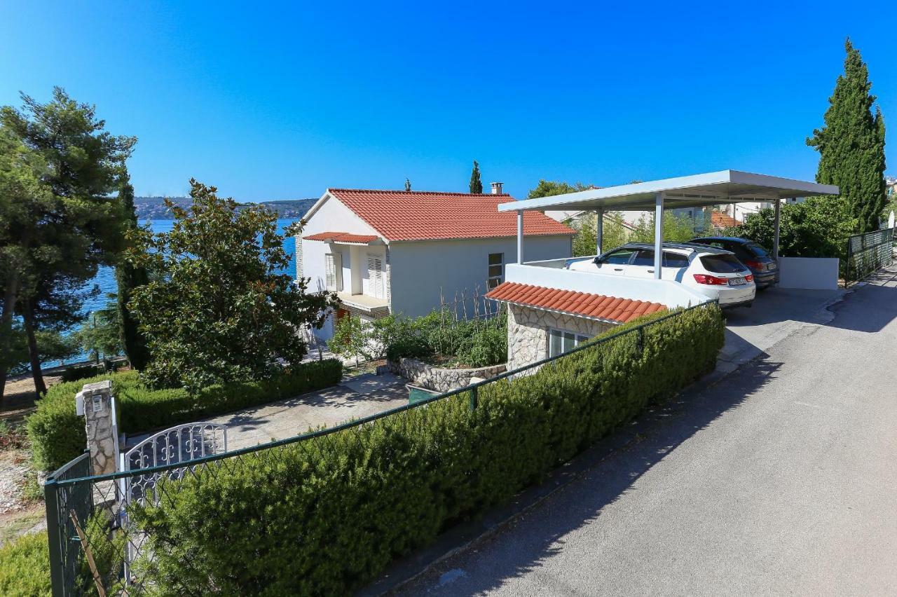 Secret Garden Barada Beach Apartment Trogir Exterior foto