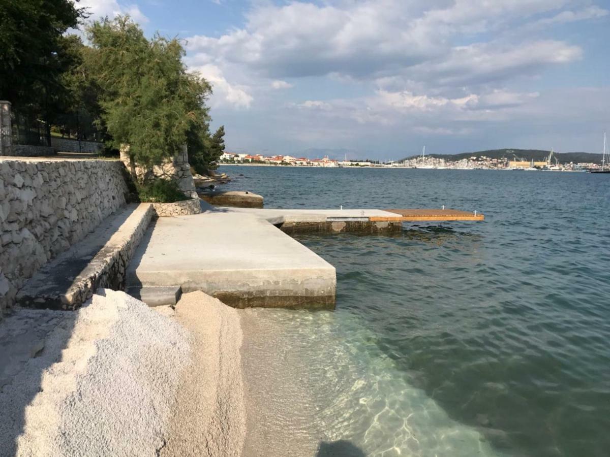 Secret Garden Barada Beach Apartment Trogir Exterior foto